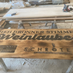 Kundenprojekt: Holzschild auf dem Heilbronner Weinfest!